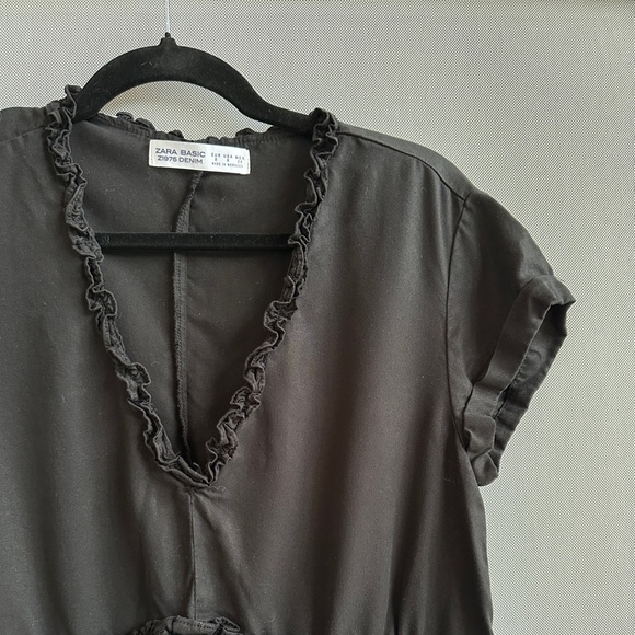 Zara | Black Ruffle Trim Loose Fit Mini Dress - Picture 3 of 8